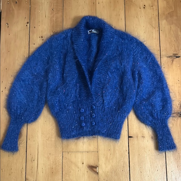 Woof design sweater - Picture 1 of 9